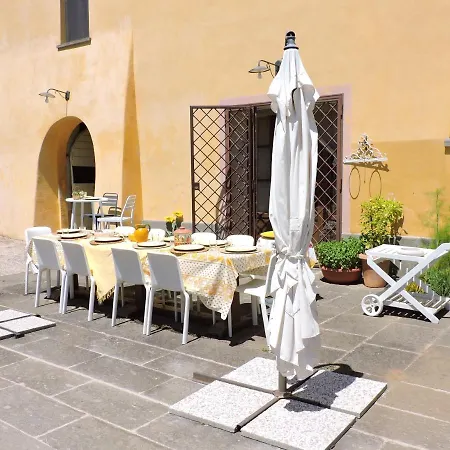 Casale Fedele Family Relax Vicino Al Borgo Bed & Breakfast 3*