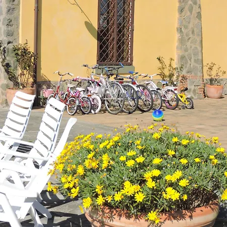 Casale Fedele Family Relax Vicino Al Borgo Bed & Breakfast 3*