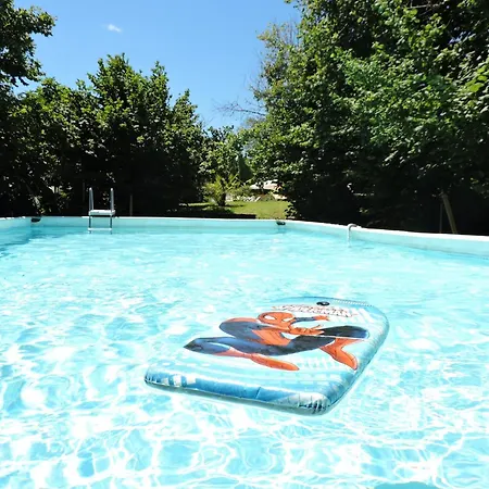 Casale Fedele Family Relax Vicino Al Borgo Bed & Breakfast 3*